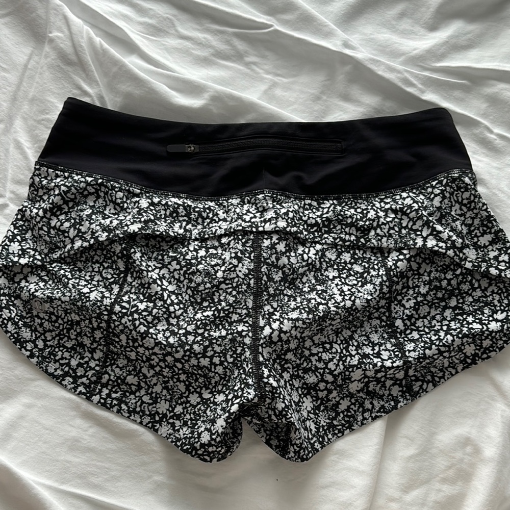 Floral Lulu Speed Up Shorts 2.5” Size 4